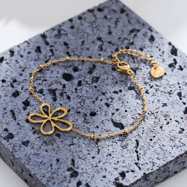 Gold Flower Chain Bracelet with 5 Petals