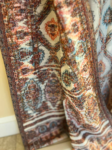 White Fine Wool Kashmir Jamawar Pashmina close-up of Jamawar design