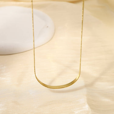 Golden snake flat chain necklace