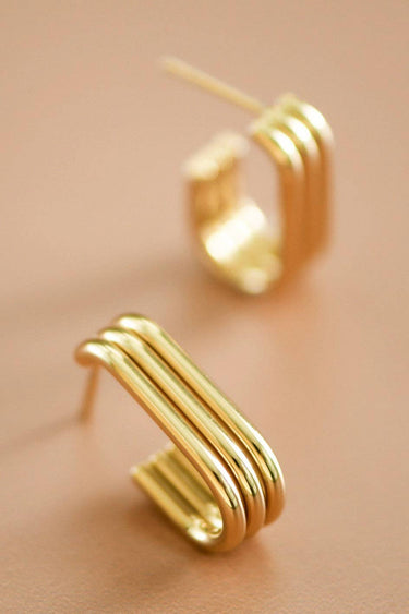 18K Gold Plated Waterproof Stainless Steel Hoop Earrings 7376 close-up highlighting the hoop design