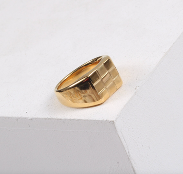 Sacra - Geometric Gold Check-board Block Ring