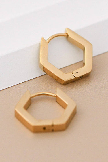 18K Gold Plated Waterproof Stainless Steel Hoop Earrings 7121 close-up showing the geometric hoop design