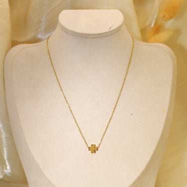 Gold Chain Necklace With Clover Pendant