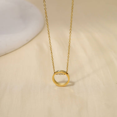 Gold Chain Necklace With Circle