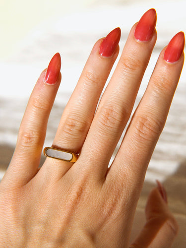 Clementine - Thin Signet Shell Ring