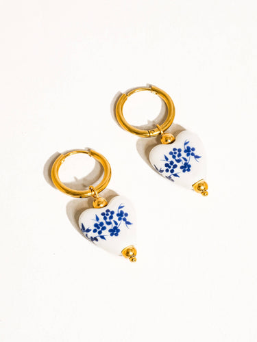 Yun 18K gold non-tarnish ceramic floral heart earrings