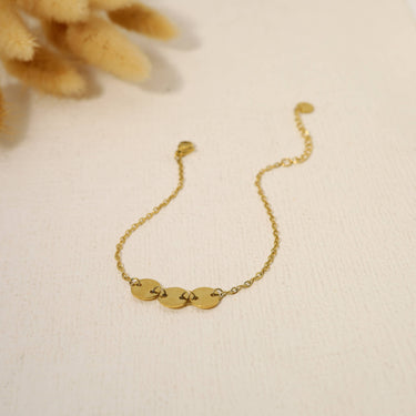 Gold Chain Bracelet With Triple Round Pastille
