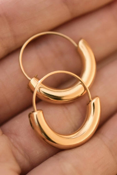 18K Gold Plated Waterproof Stainless Steel Hoop Earrings 7770 angled product view highlighting the polished finish