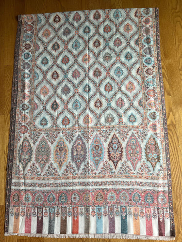 White Fine Wool Kashmir Jamawar Pashmina showing detailed woven pattern