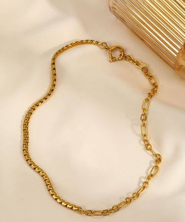 Asymmetric Chain Necklace With Clasp